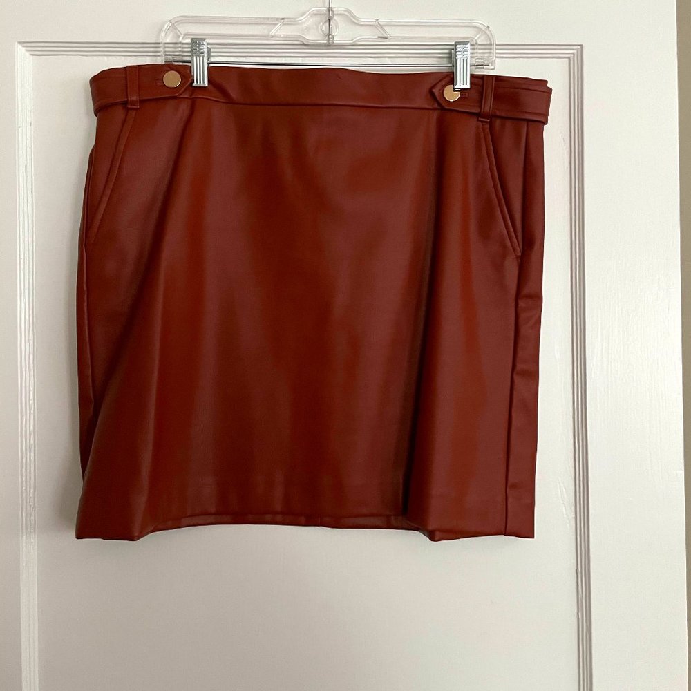 Brown, faux leather mini-skirt
